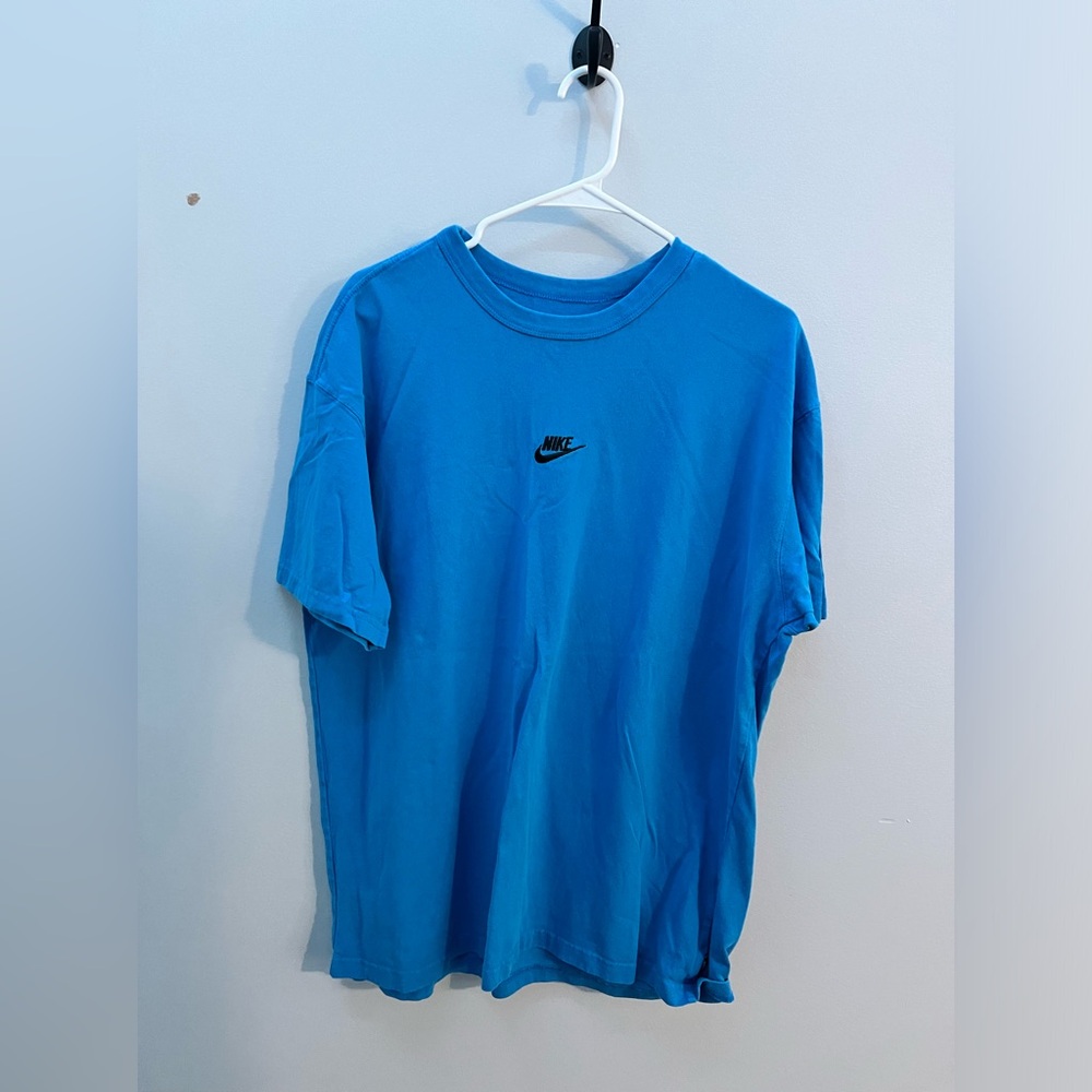 Nike Sportswear Premium Essentials T-shirt